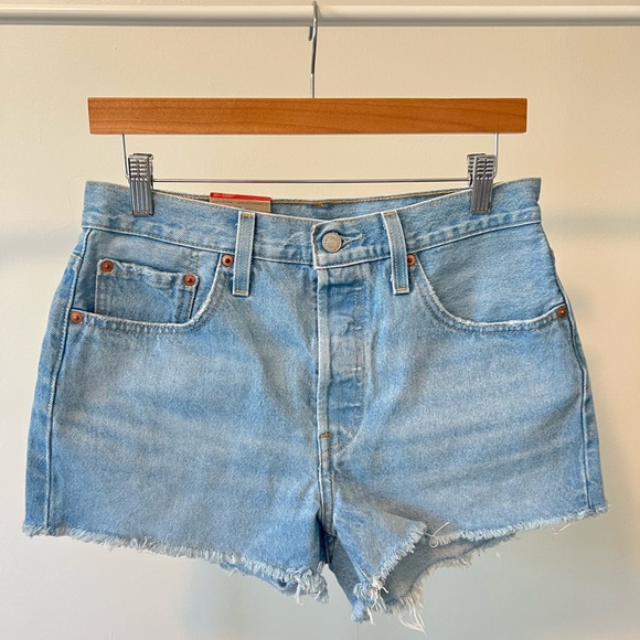 NWT Levi’s 501 Shorts - Picture 3 of 5